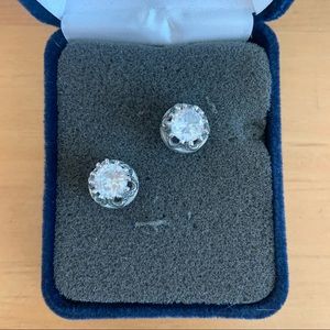 Montana Silversmiths Horseshoe Studded Earrings